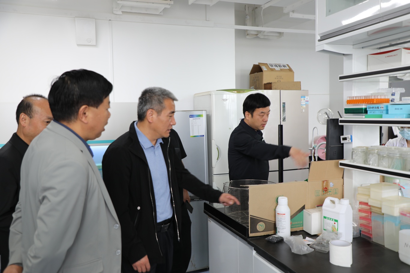 理科楼检查2.JPG